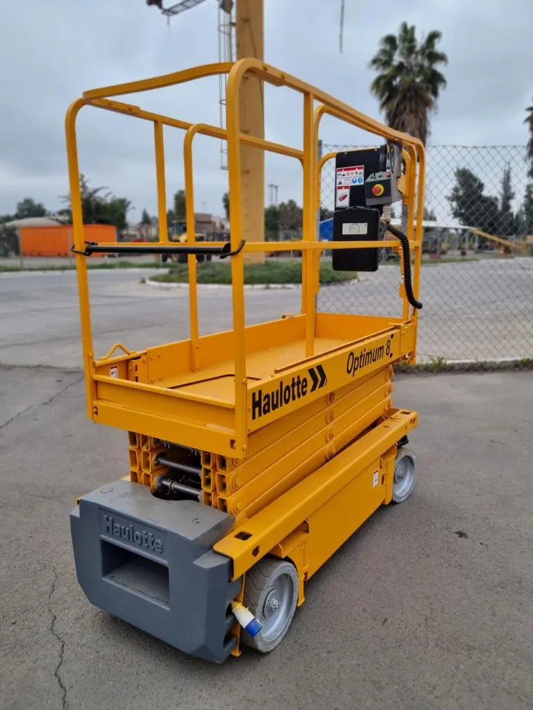 Plataforma tijera eléctrica compacta Haulotte Optimum 8 disponible en arriendo CF Rental